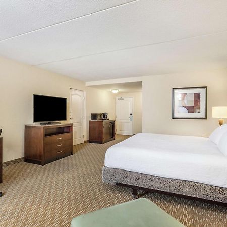 Hilton Garden Inn Gainesville Exterior photo