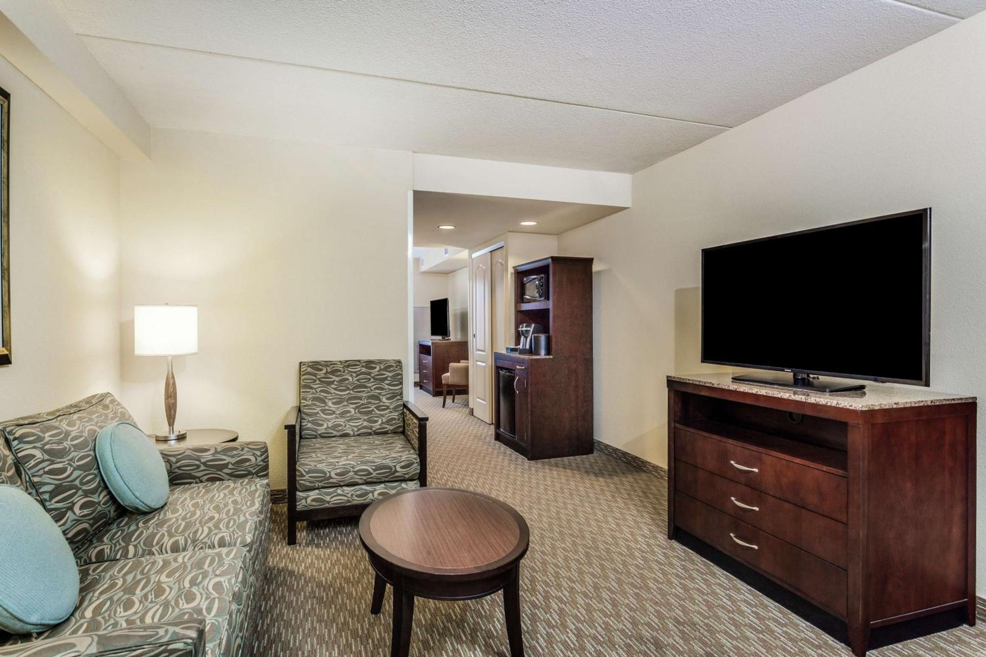 Hilton Garden Inn Gainesville Exterior photo