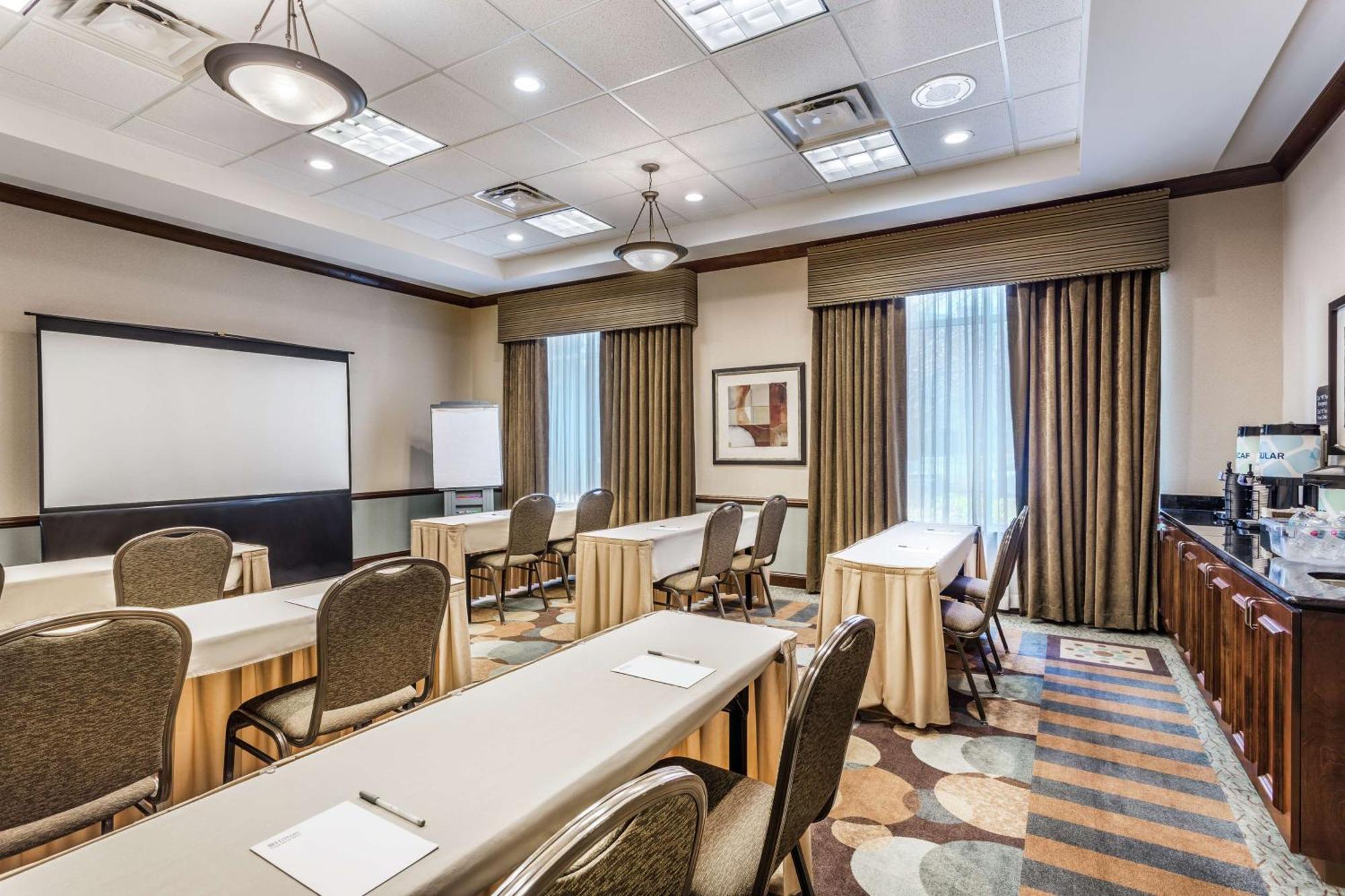 Hilton Garden Inn Gainesville Exterior photo